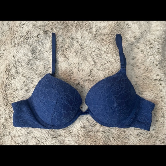 NWT Victoria’s Secret Bra - Picture 1 of 3